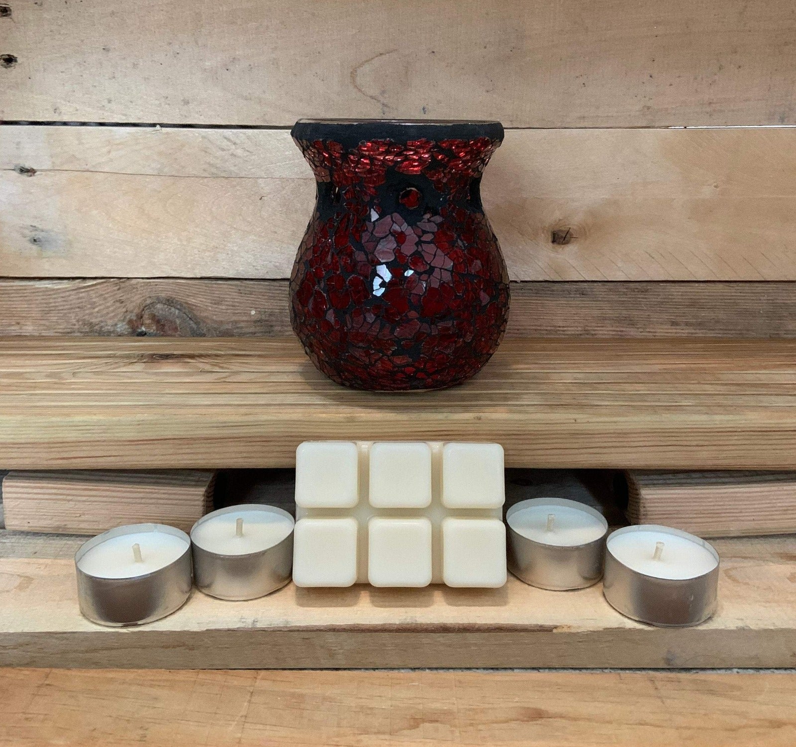 Round Mirror Crackle Burner with Homemade Wax Melt Clamshell and Tea Lights - red