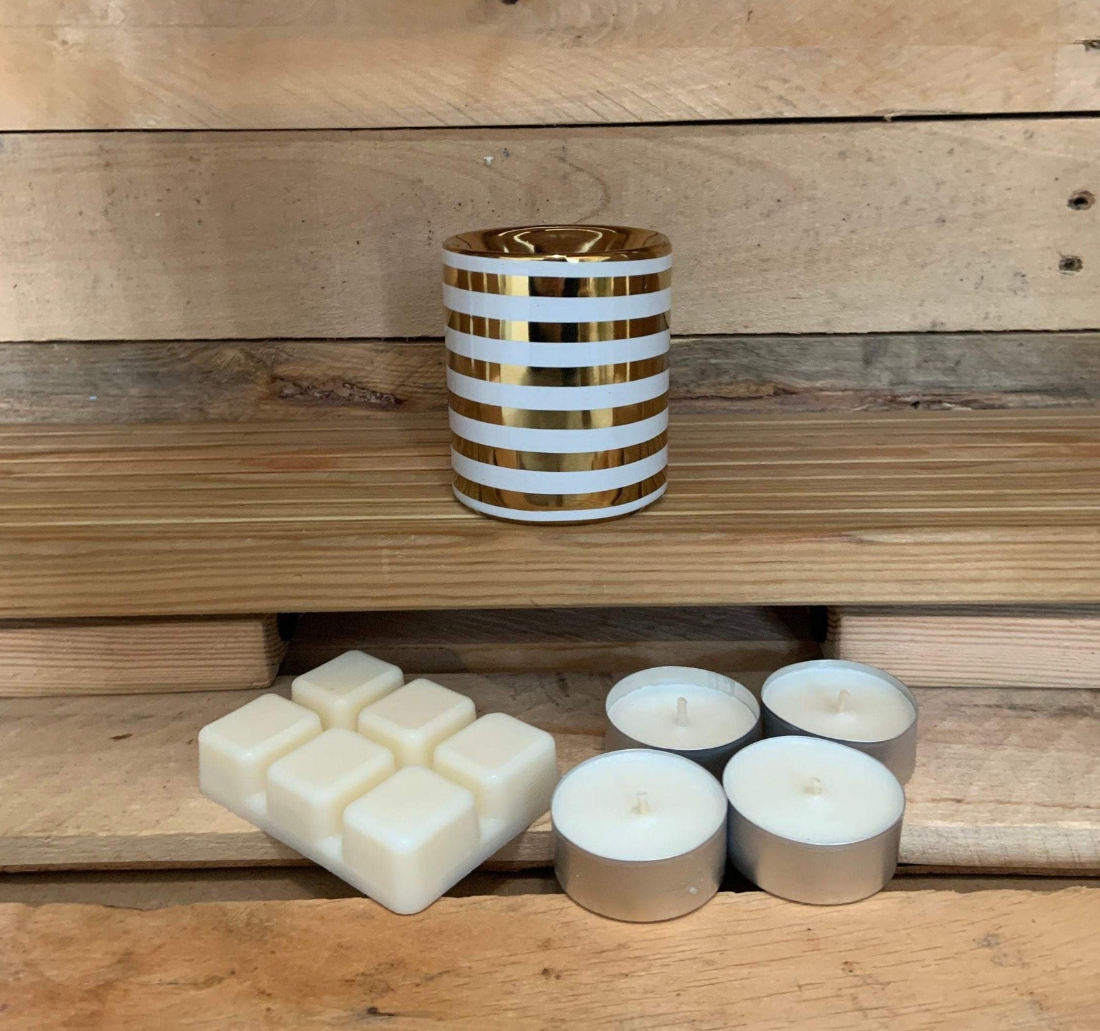 Golden Striped Mini Burner with Homemade Tea Lights - White and gold