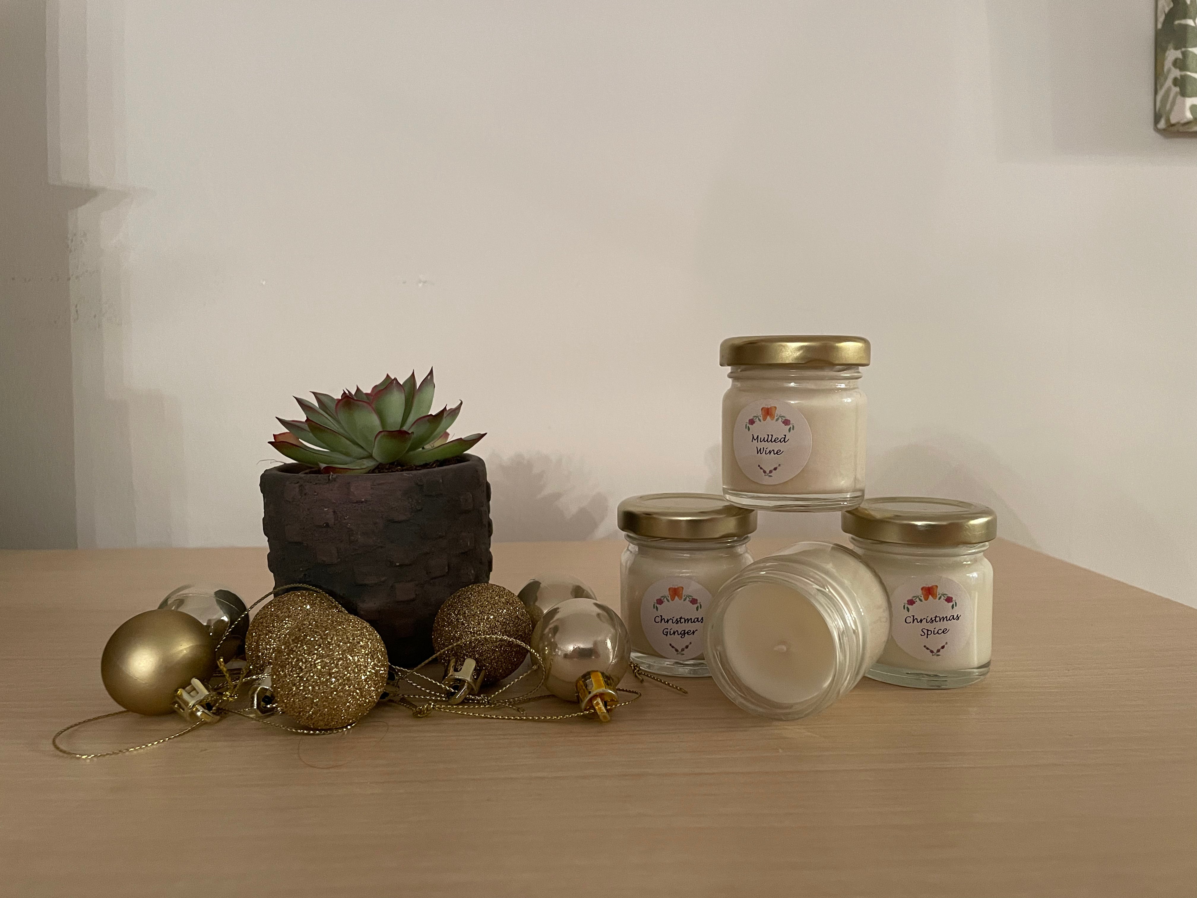 Christmas Scented 4 x Vegan Soy Wax Small Candles in Presentation Box